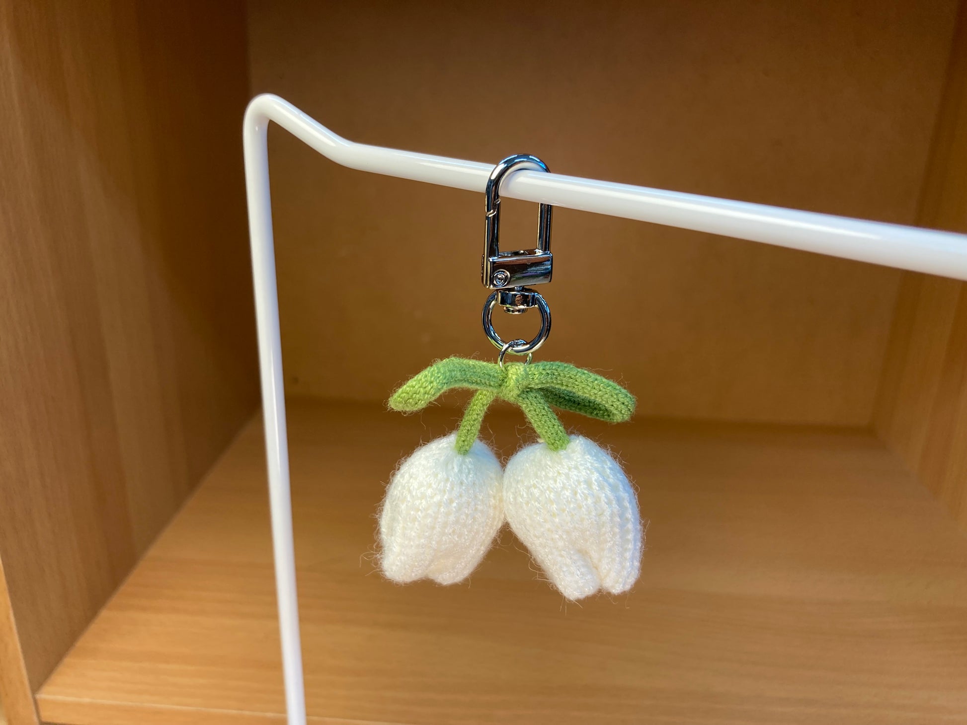 Tiny Treasures Seoul - White Tulip Knit Bag Charm